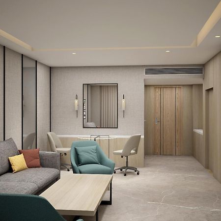 Ramada Plaza By Wyndham Jhv Варанаси Экстерьер фото